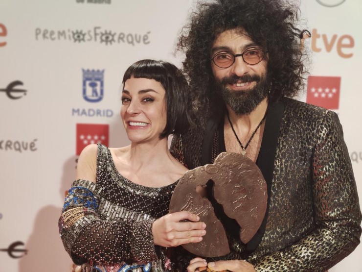 Nata Moreno y Ara Malikian en los Premios Forqué. (F. @PremiosForqué)