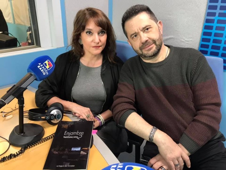 Belén Mateos y Fran Picón en los estudios de Aragón Radio