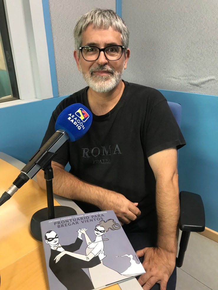 Entrevista a Chaime Marcuello en Aragón Radio junto a su poema "Prontuario para bregar vientos"