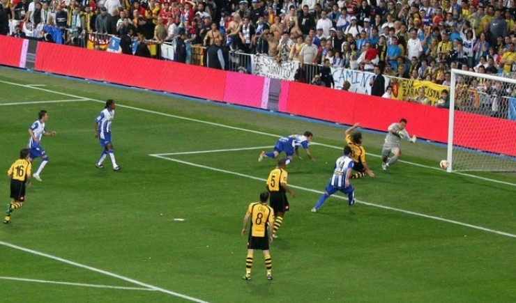 Tamudo anota el gol que abría la final en el minuto 1.
