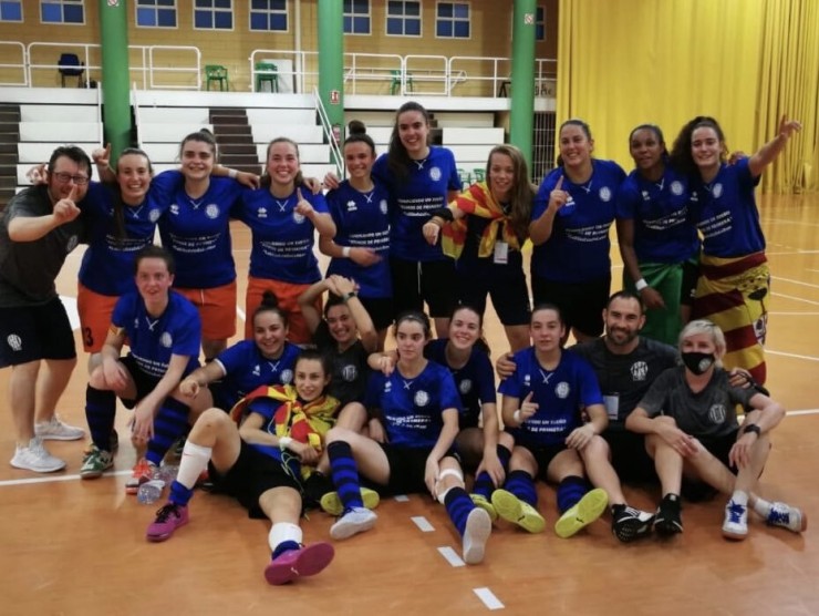 Las jugadoras de InterSala celebran el ascenso a Primera División