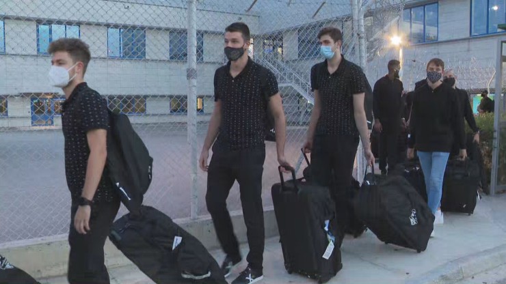 Los jugadores del Casademont a su llegada a Atenas. Foto: Aragón Deporte