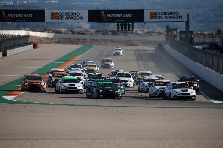 Una imagen de las carreras disputadas este domingo en MotorLand Aragón.