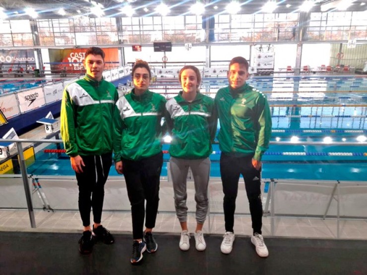 Los cuatro nadadores de El Olivar que acudieron al Nacional de Invierno de natación.