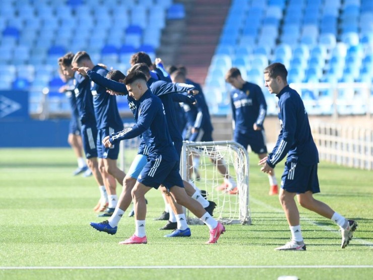 La plantilla del Real Zaragoza en el último entrenamiento previo al encuentro frente al Mallorca