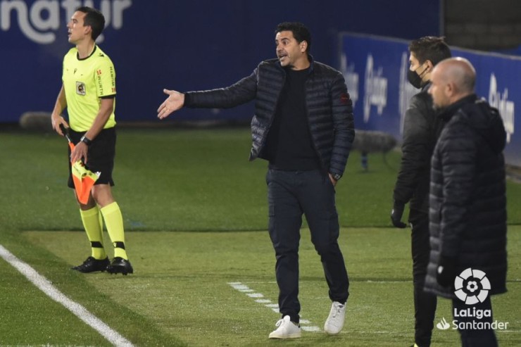 Míchel da órdenes en el partido ante el Levante. (Imagen: LaLiga).