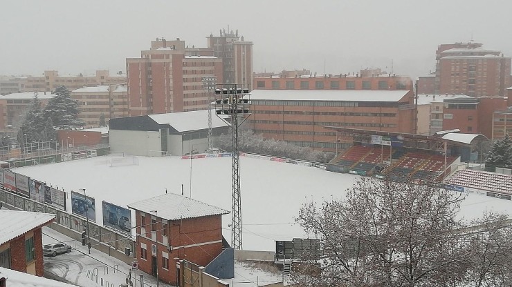 El Estadio Pinilla nevado. Foto: CD Teruel.