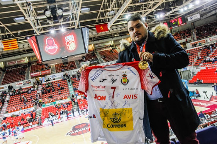 Juan Caamaño tras recibir un homenaje de Basket Zaragoza tras ser campeón de Europa en 2018.