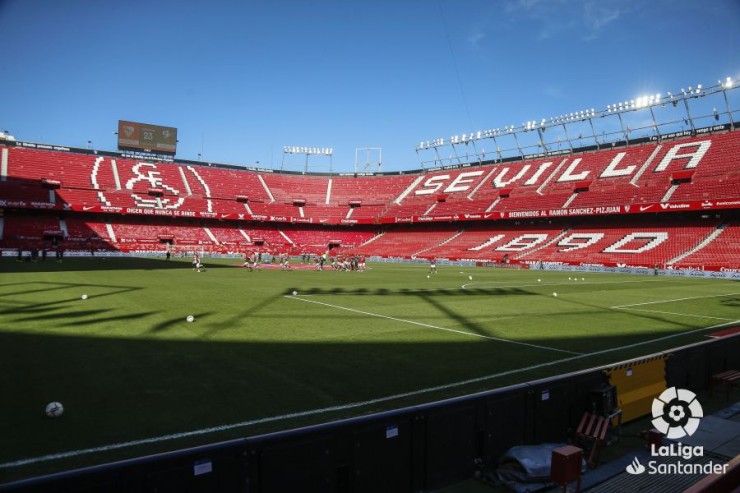 La SD Huesca busca esta tarde los tres puntos en el campo del Sevilla.