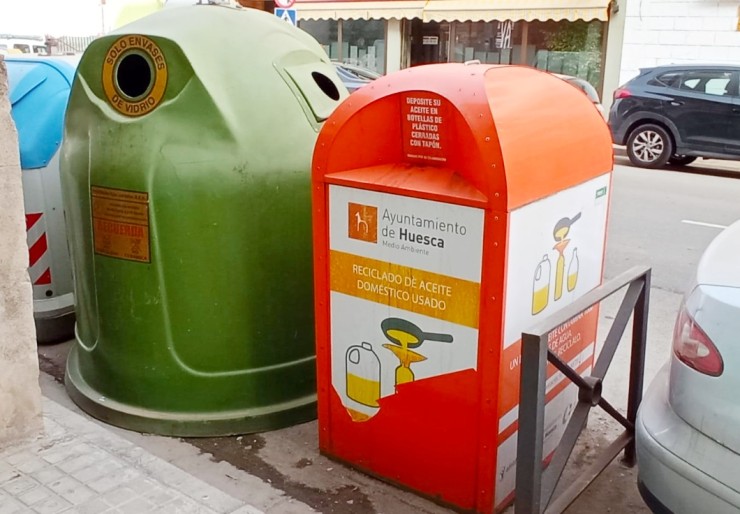 Contenedor de aceite usado. Foto: Ayuntamiento Huesca