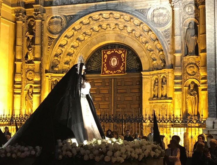 Imagen de la Dolorosa en una procesión de la Semana Santa (F. E.P.)