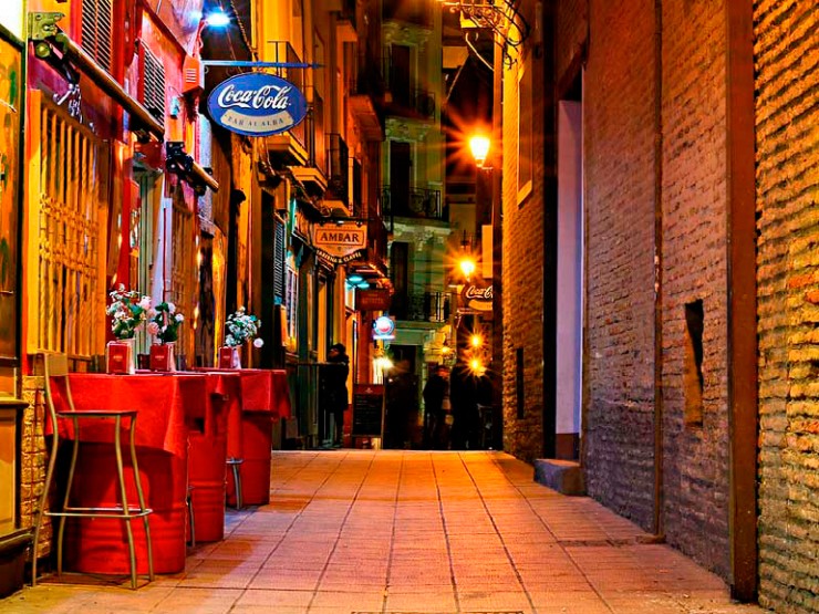 Locales de ocio nocturno en Zaragoza