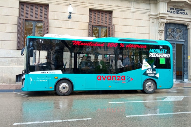 Autobús eléctrico en pruebas en la ciudad de Huesca.