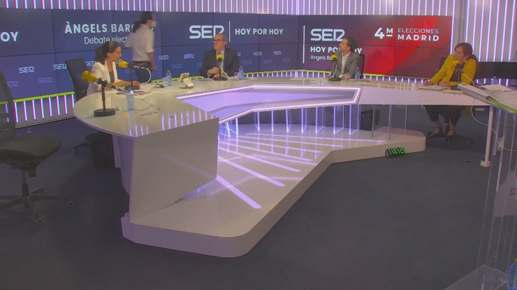 Pablo Iglesias abandona el plató donde tenía lugar el debate. (Cadena SER)