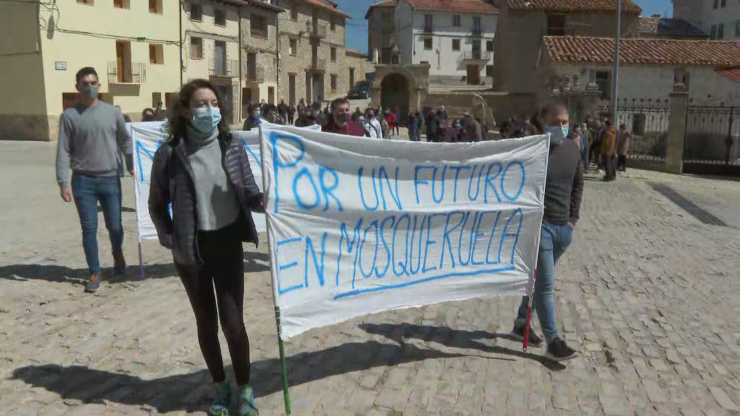 Los manifestantes creen que el parque eólico es el futuro para el municipio.