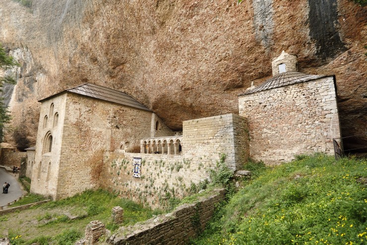 Monasterio viejo de San Juan de la Peña, Huesca.