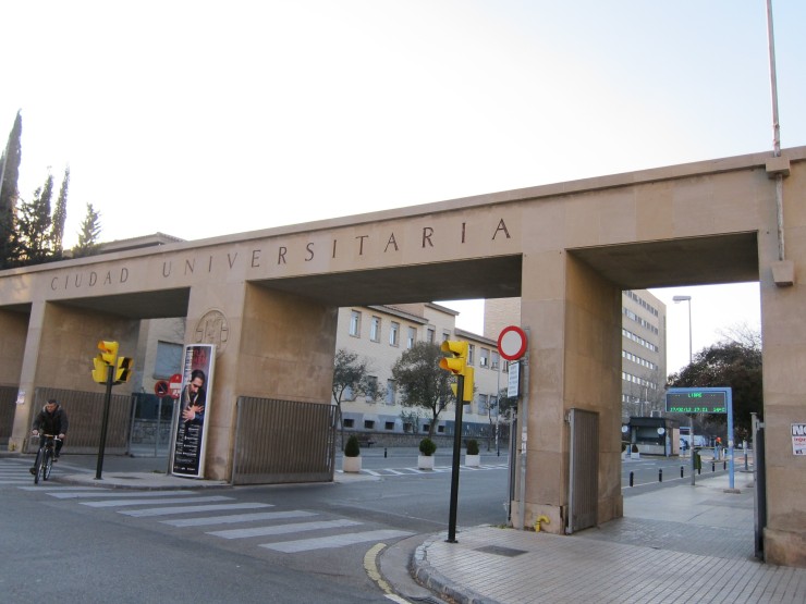 Entrada al campus San Francisco de la Universidad de Zaragoza (EP).