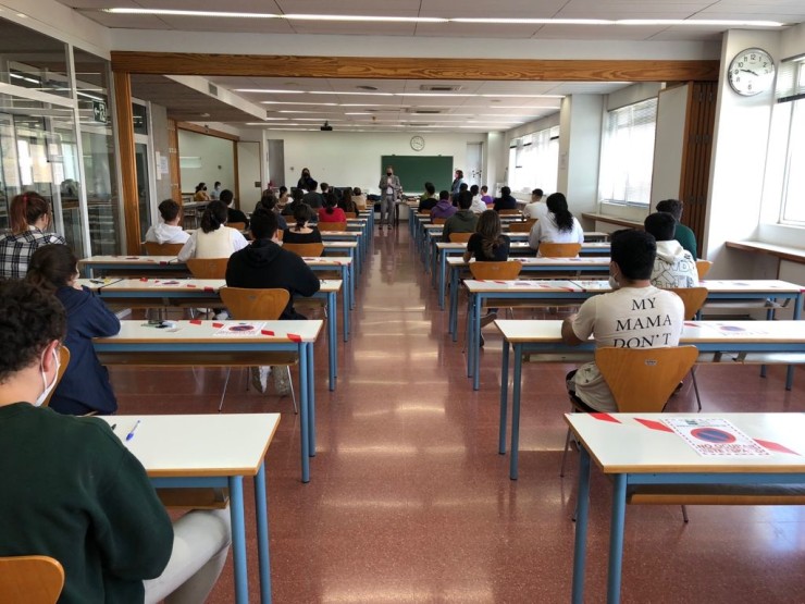Alumnos de Bachilerato en un examen (EP).