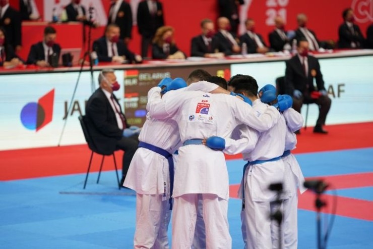 Una imagen del equipo español de kumite durante el Europeo de Porec. Foto: RFEK