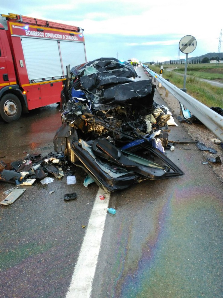 Accidente de tráfico en la N-232, a la altura de el Burgo de Ebro (Zaragoza). Imagen: Guardia Civil