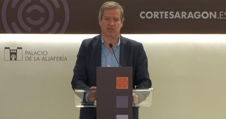 Daniel Pérez Calvo durante su intervención en las Cortes de Aragón.