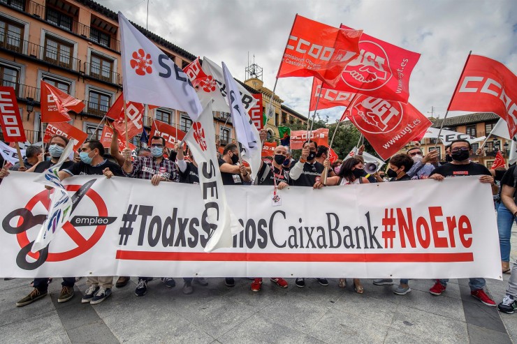 Los trabajadores de Caixabank se han manifestado en todo el país
