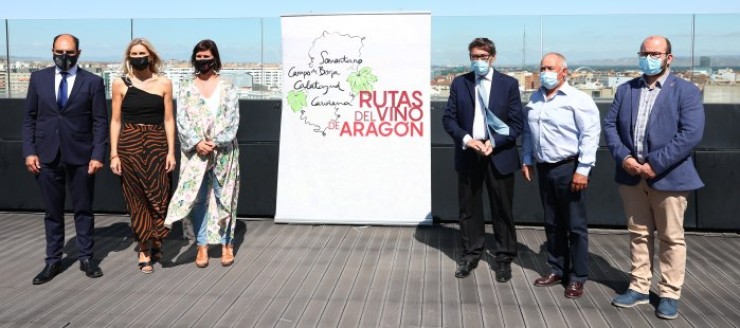 Imagen de la firma de las cuatro asociaciones y el Gobierno de Aragón.