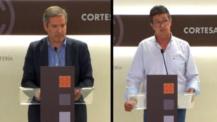 El diputado del PP Antonio Romero y el de Ciudadanos Daniel Pérez Calvo en rueda de prensa tras el balance de gestión.