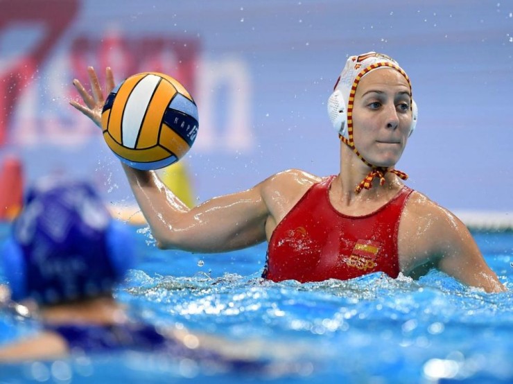La jugadora española Marta Bach, en acción durante el último campeonato de Europa.