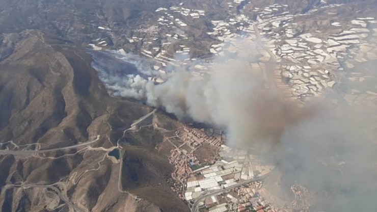 Imagen aérea del incendio de Gualchos, en Granada (EP).