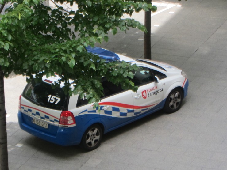 Un vehículo de la Policía Local de Zaragoza. (EP)