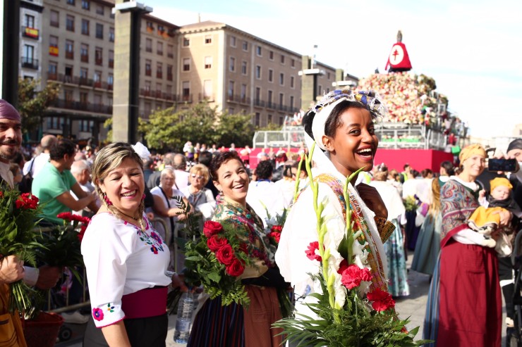 Imagen de archivo de la Ofrenda de Flores en la plaza del Pilar (EP).