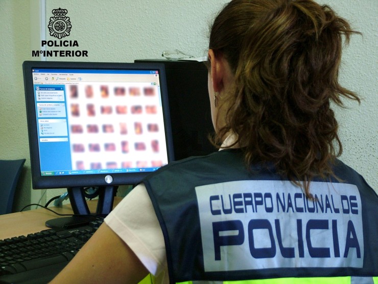 Agente de la Policía Nacional especializada en Ciberseguridad (EP).