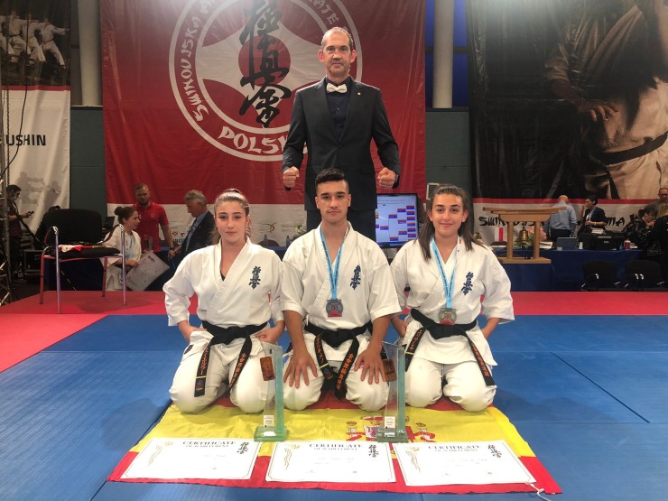 Daniel Gimeno, Ainoa Sierra, Elisa Resa y Fernando Pérez en Campeonato de Europa de Kyokushin Karate