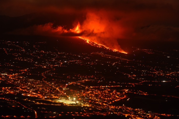 Imagen aérea del volcán de La Palma (EFE).