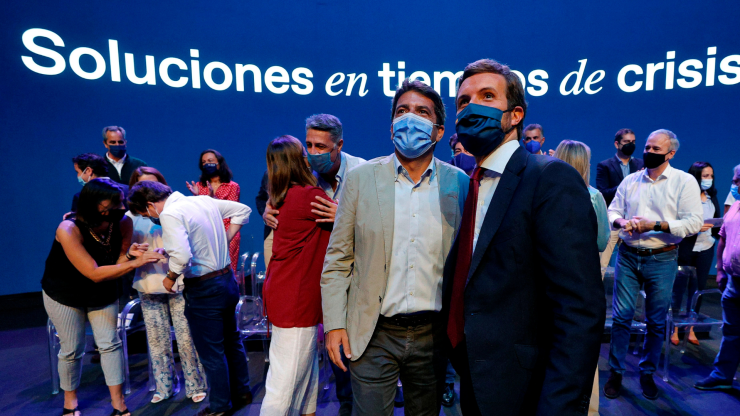 El líder del Partido Popular, Pablo Casado, junto al presidente del PPCV, Carlos Mazón, este sábado en Valencia.
