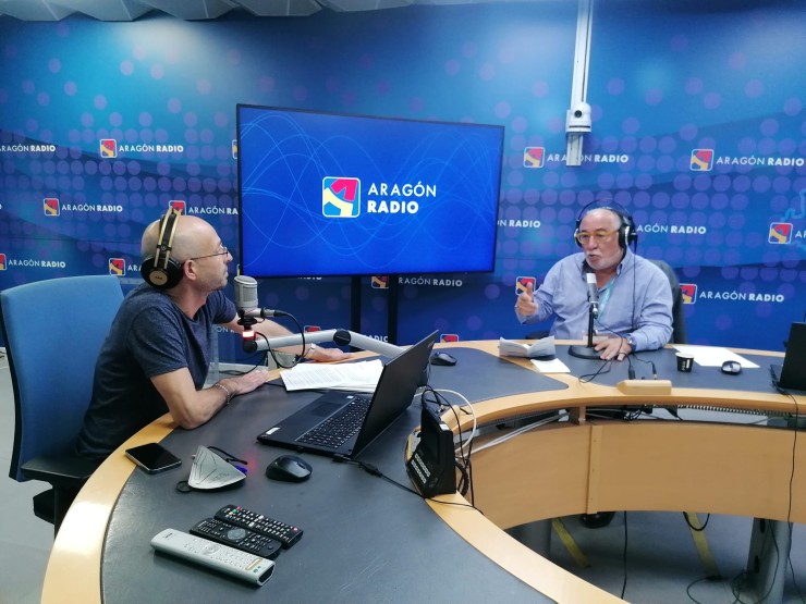 Pere Navarro ha estado en los estudios de Aragón Radio.