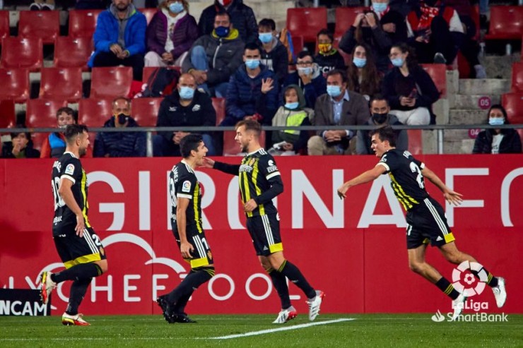 Los jugadores del Real Zaragoza celebran un gol en Girona. Foto: LaLiga.