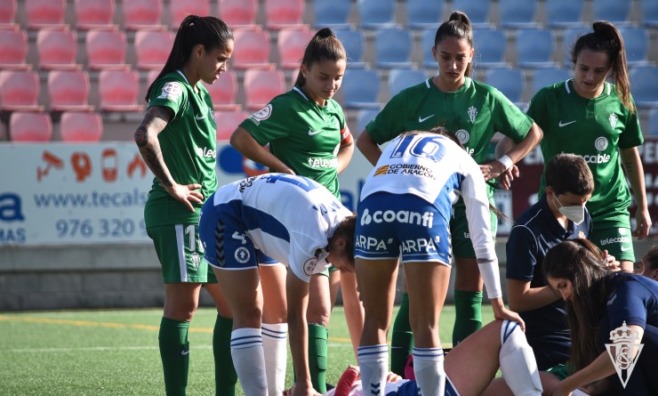 Momento de la lesión de Andrea Marcano. Foto: Sporting de Gijón