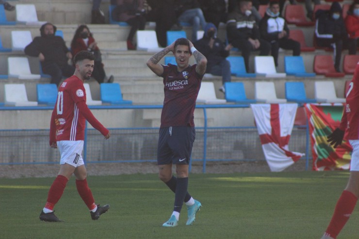 Una imagen del encuentro disputado entre el Huesca B y el Teruel.
