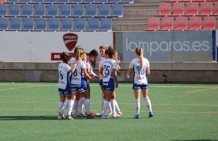 Las jugadoras del Zaragoza CFF celebran un gol en el reciente encuentro ante el Seagull.