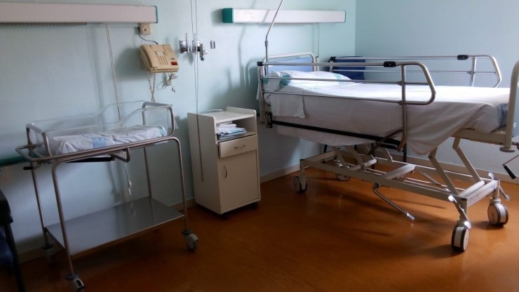 Habitación individual del Hospital Materno-Infantil de Zaragoza. / Europa Press.