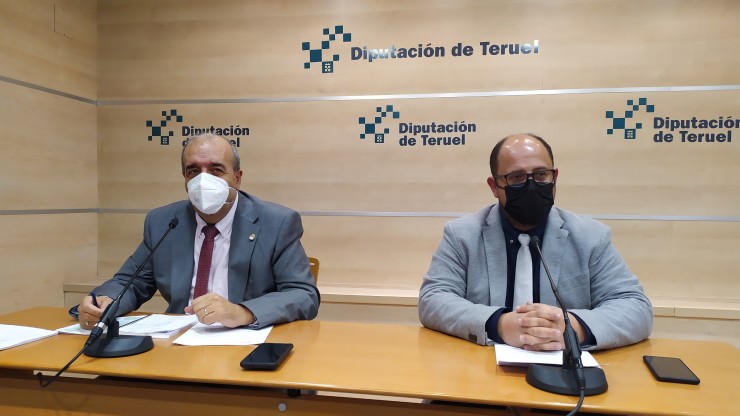 El presidente de la Diputación de Teruel, Manuel Rando, y el vicepresidente de la institución, Alberto Izquierdo. Foto: EP.