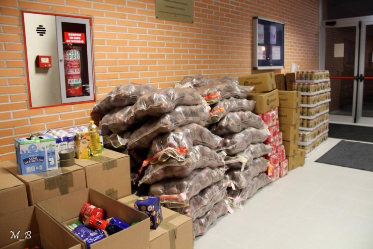 Una imagen de la gran cantidad de alimentos recogidos por el Patatas Gómez este año.