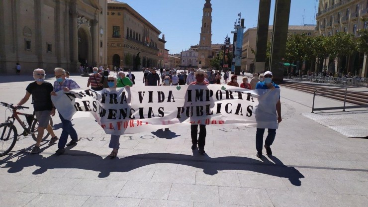 Imagen de archivo de una movilización de 'Los lunes al cierzo', en la plaza del Pilar de Zaragoza, de la Plataforma de Pensionistas y Jubilados de Aragón.