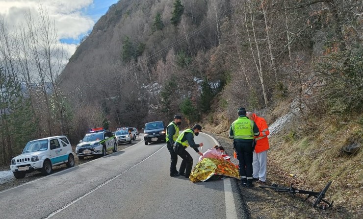 Herido grave un ciclista en Sallent de Gállego, Huesca. / Guardia Civil