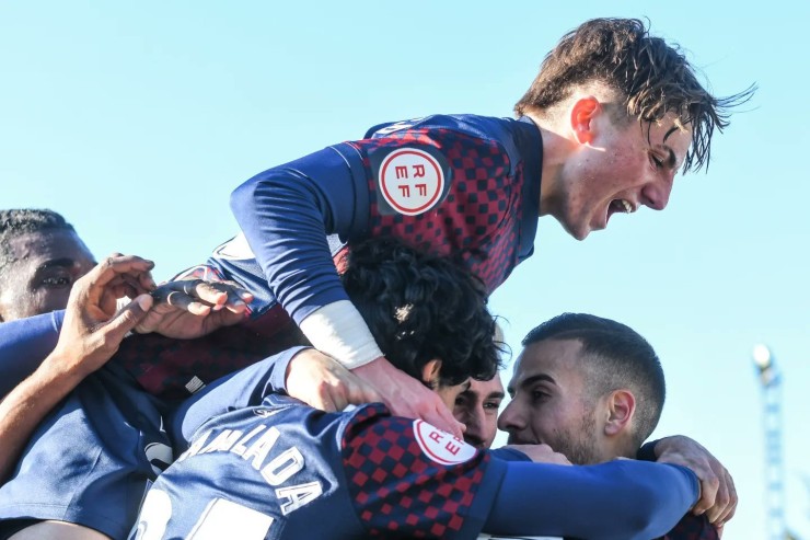 Celebración tras un gol del filial oscense. Foto: SD Huesca B.