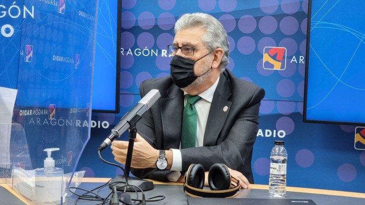 José Antonio Mayoral, rector de la Universidad de Zaragoza, en los estudios de Aragón Radio.