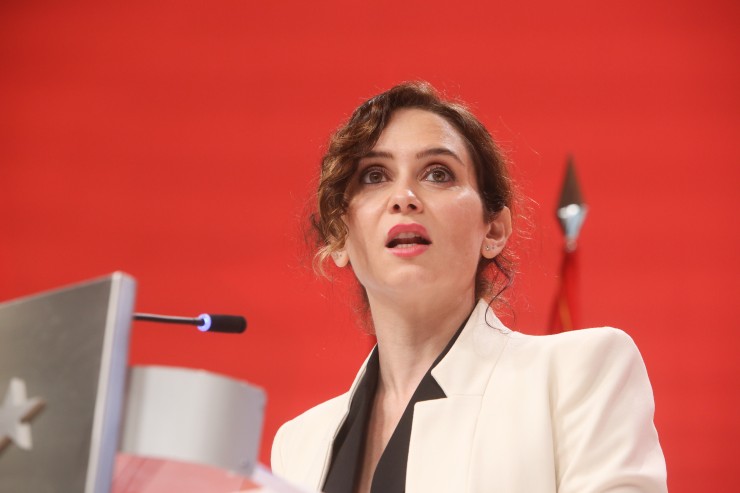 La presidenta de la Comunidad de Madrid, Isabel Díaz Ayuso, en una rueda de prensa el a 17 de febrero de 2022. (Ricardo Rubio / Europa Press).