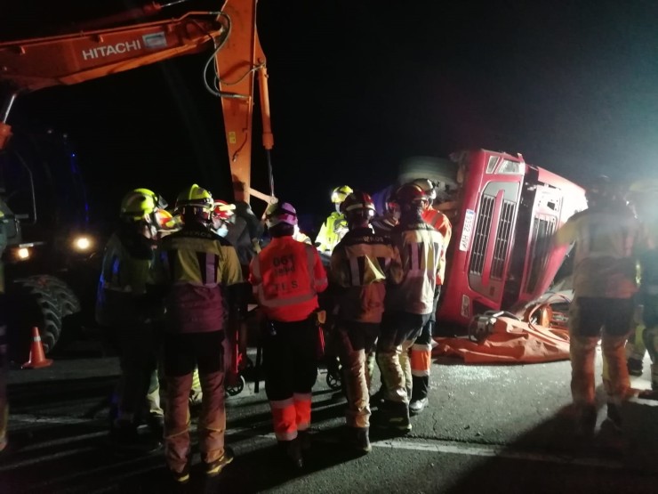 Herido grave el conductor de un vehículo articulado al salirse de la vía y volcar en la A-138, en Mediano (Huesca). / EUROPA PRESS